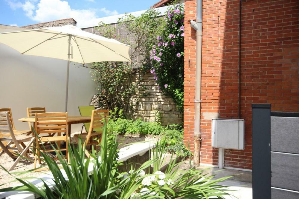 Le Cru Colbert Apartment Beaune  Exterior foto