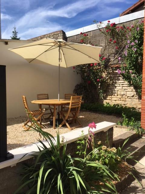 Le Cru Colbert Apartment Beaune  Exterior foto